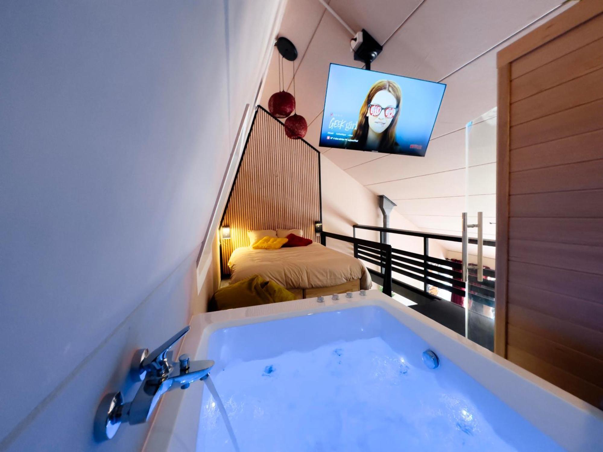 Capsule Lotus-Balneo-Sauna-Billard-Nintendo Hastiere-par-dela Buitenkant foto